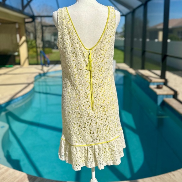 Anne Taylor Loft, White Floral Lace/ Yellow-Green Lining Dress, Size 6 - Picture 5 of 9